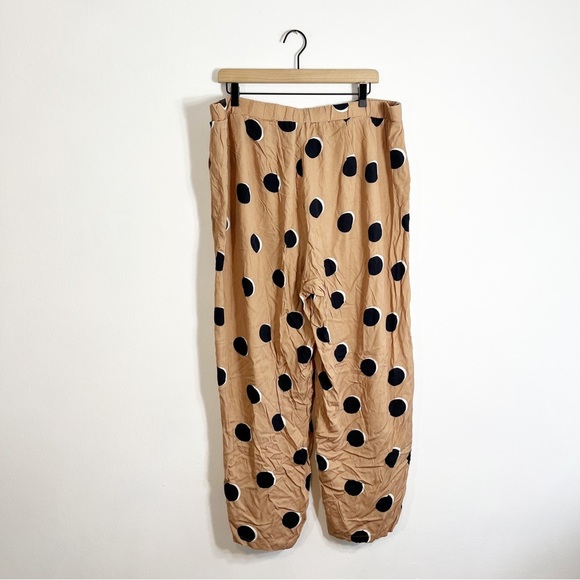 Eloquii Tan and Black Polka Dot Set - Picture 6 of 9